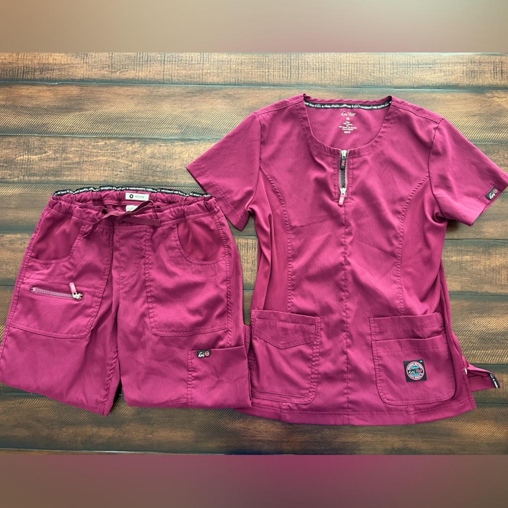 Koi Lite Scrub set worn once excellent condition